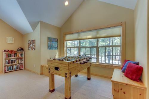 Black Butte Manor Bordering Forest