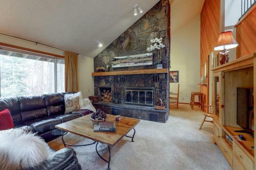 Black Butte Ranch: South Meadow Home Eighty-four