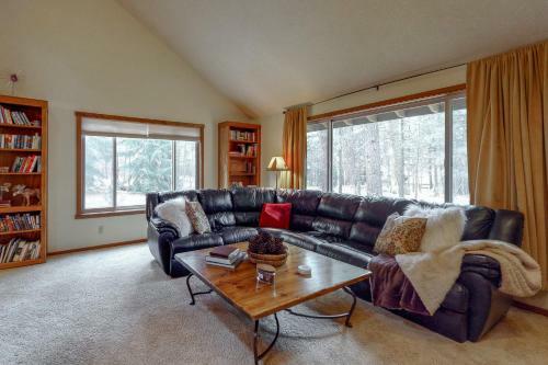 Black Butte Ranch: South Meadow Home Eighty-four