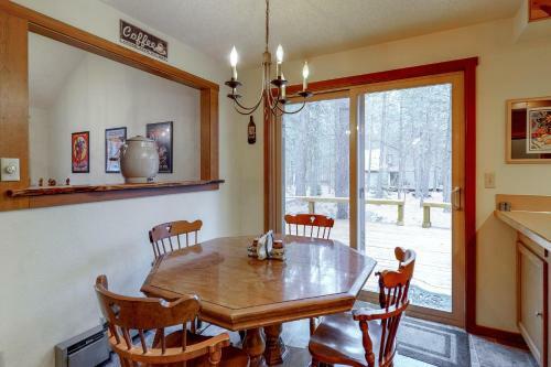 Black Butte Ranch: South Meadow Home Eighty-four