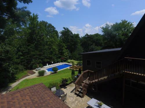Fallswood Lodge - Hocking Hills Home