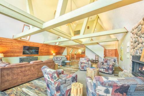 Fallswood Lodge - Hocking Hills Home