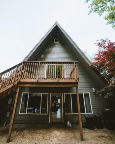 Fallswood Lodge - Hocking Hills Home