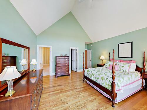 7 Apple Hill Lane Home