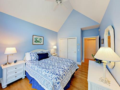 7 Apple Hill Lane Home