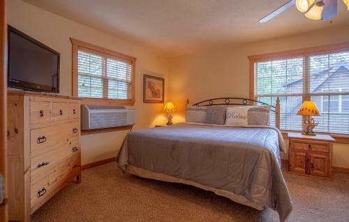 Serenity Lodge Home
