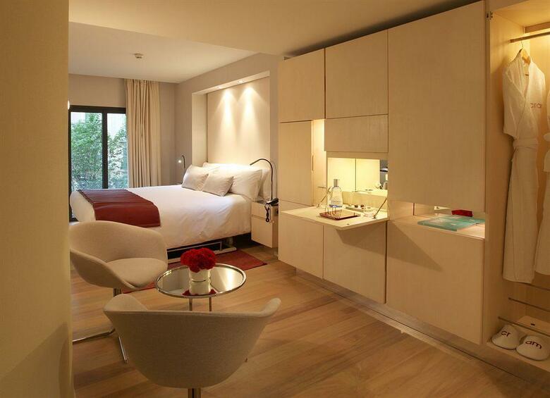 Hotel Cram