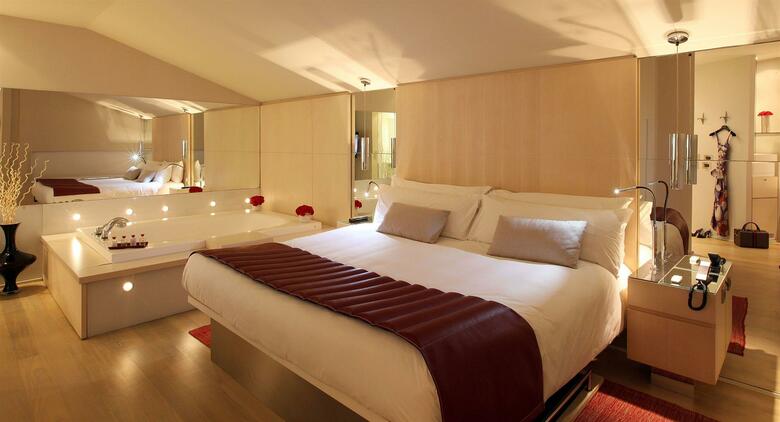 Hotel Cram