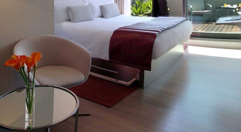 Hotel Cram
