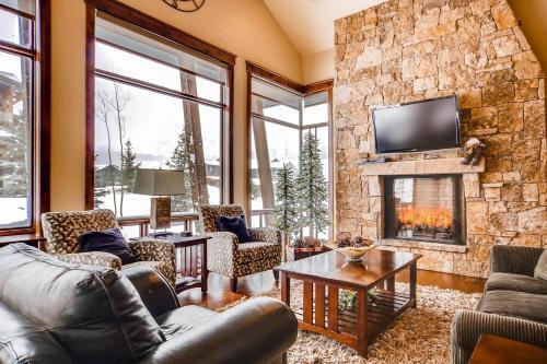 308 Shores Lane Home