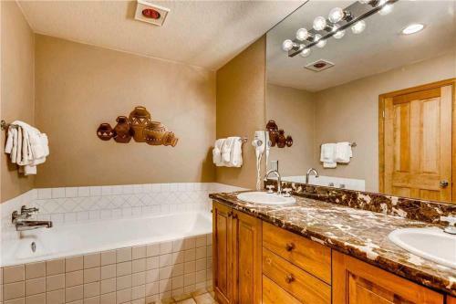 One Breckenridge Place #6 Townhouse