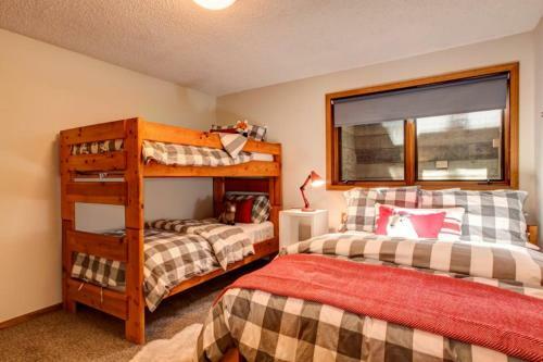 Pristine Townhome In Warriors Mark