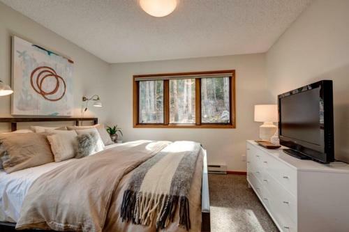 Pristine Townhome In Warriors Mark