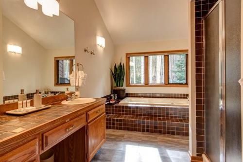 Pristine Townhome In Warriors Mark