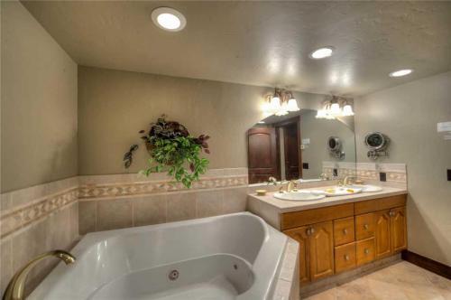 Tyra Summit Townhome #935