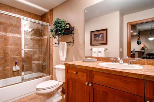 Lodge At Highland Greens 302