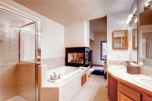 White Wolf #1648 Townhouse