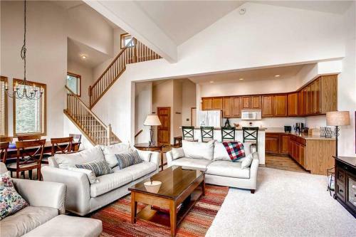 White Wolf #1648 Townhouse