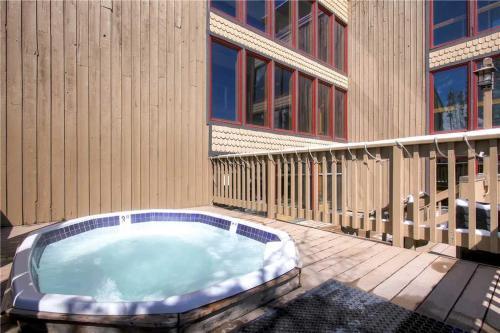Atrium Condo #002