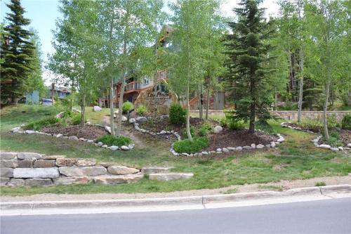 Los Pinos Townhomes Unit B24