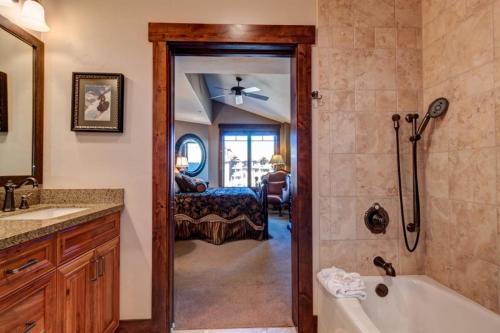 Ski-in/ski-out Condo Crystal Peak #4