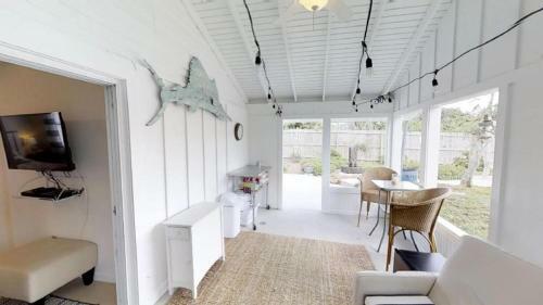 A Saltwater Cottage Home