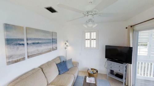 A Saltwater Cottage Home