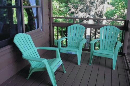 A Tree House For 2
