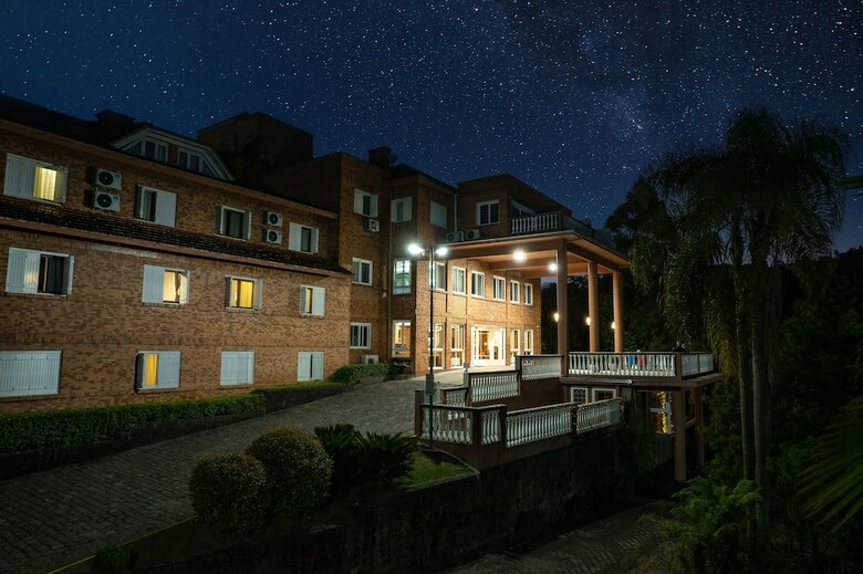 Farina Park Hotel