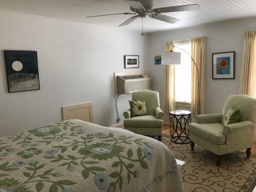 Bed & Breakfast Channel Bass Inn