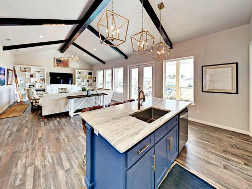 Canal-front Home Home
