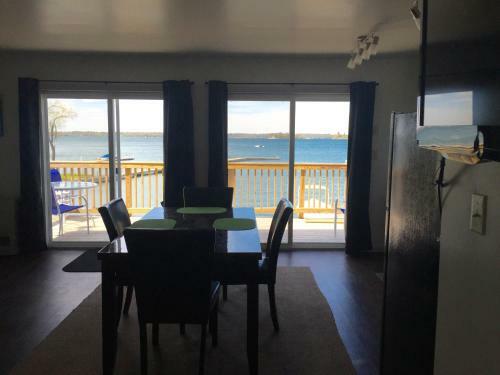 Seaway Slips Waterfront Cottages