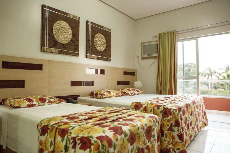 Lagoa Quente Hotel