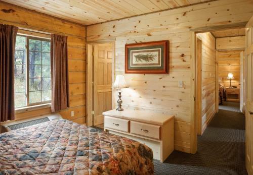 Hotel Rock Crest Lodge & Cabins