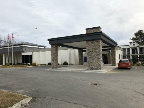 Hotel Baymont By Wyndham Dalton