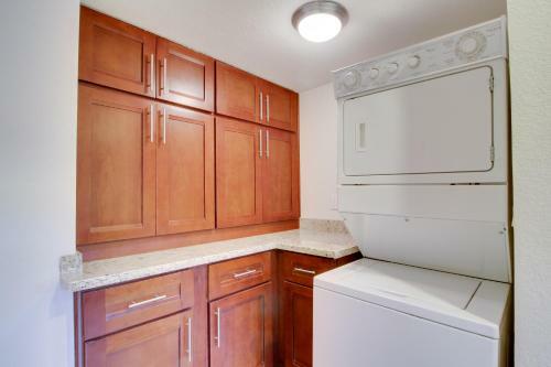 Crystal Waters Townhome