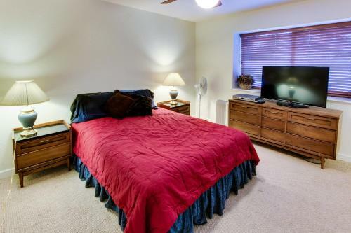 Crystal Waters Townhome