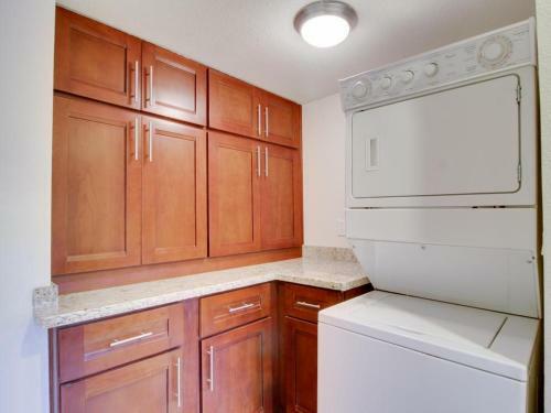 Crystal Waters Townhome