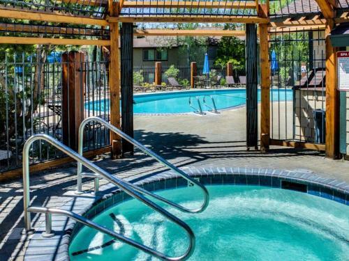 Crystal Waters Townhome