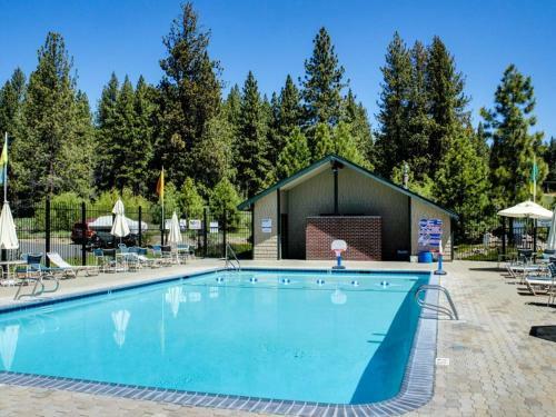 Crystal Waters Townhome