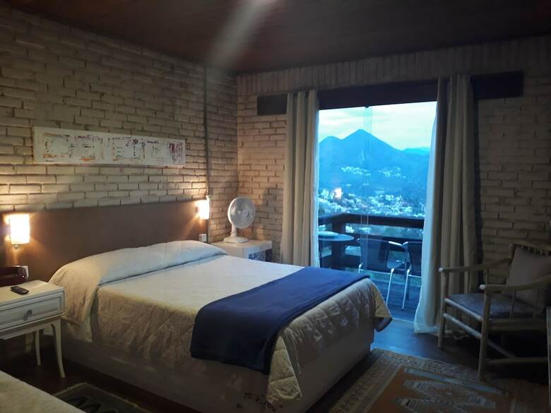 Hostal Pousada Vale Das Flores
