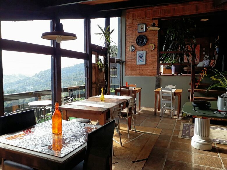 Hostal Pousada Vale Das Flores