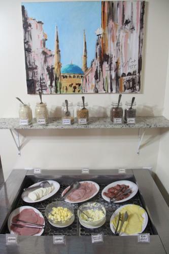 Oasis Chartouni Hotel