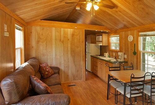 Arrowhead Camping Resort Deluxe Cabin 6