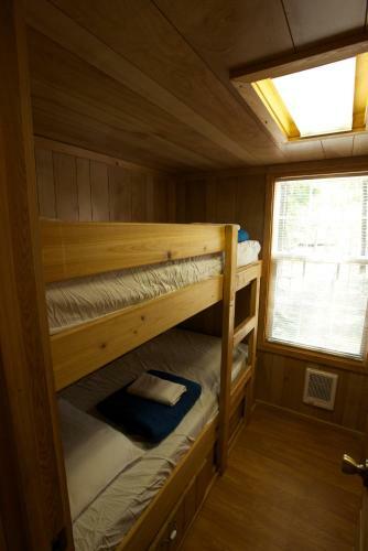 Arrowhead Camping Resort Deluxe Cabin 8