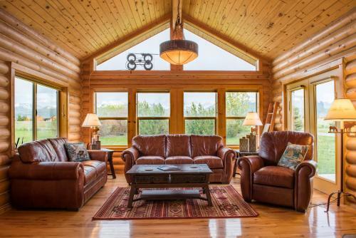 Saddlehorn Cabin