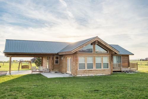 Saddlehorn Cabin