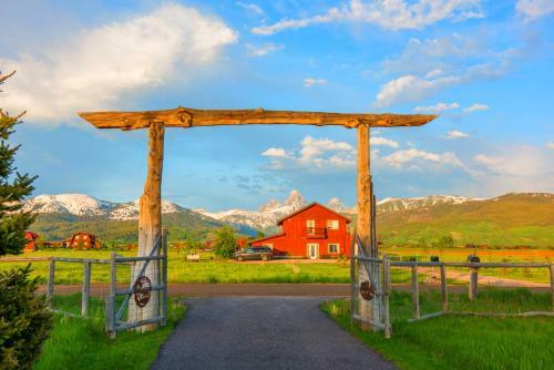 Saddlehorn Cabin