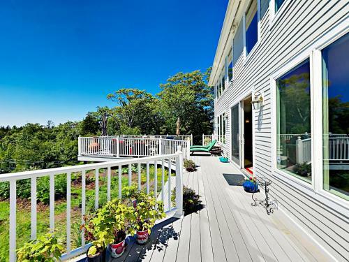 7 Spyglass Hill Rd Home