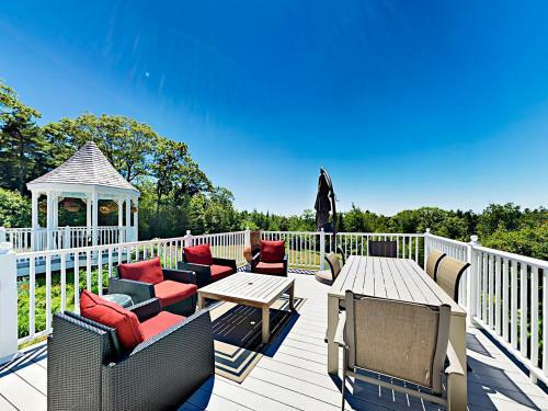 7 Spyglass Hill Rd Home
